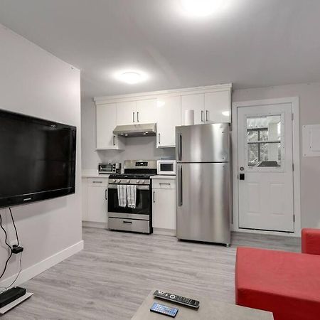 Seperate Back Basement Suites With Well Amenities Surrey Luaran gambar